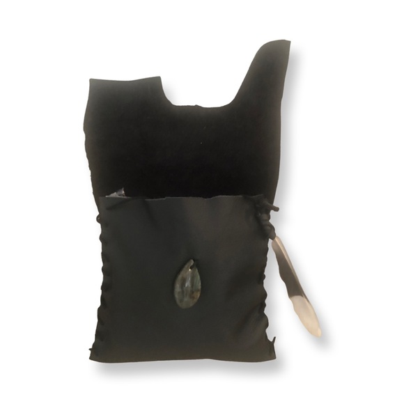 Bohemian Bespoke Leather Black handbag, with feather and Madagascar stone. - Picture 2 of 4